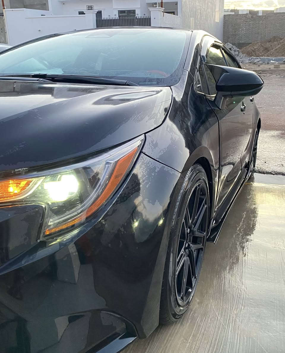 السلام عليكم
كورلا وارد امريكي موديل 24 لون اسود LE
محرك 2000  بانزين فقط بدون رقم 
بيها قطعتين بنيد وجاملغ 
ماشيه 18 الف 
شاشة -كامرة خلفية 
تحكم ستيرن -رادار امامي 
سايد بريك بصمه 
ويل كب 18 
وبعد بيها مواصفات 
السونار مرفقه مع الصور السياره كلش جديده 
السعر 140 بيهه مجال بسيط 
مكان السياره سامراء 
‭0773 603 4183‬
