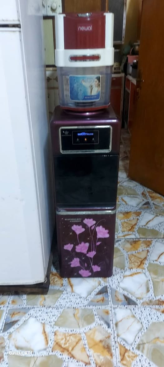 مكلف بالنشر مكلف بالنشر براد ماء ابو الفلتر حار وبارد  نضيف جدا مكاني الحيانيه المنطقه الرابعه المستطيل السعر ١٢٥ الاتصال على الرقم***********

