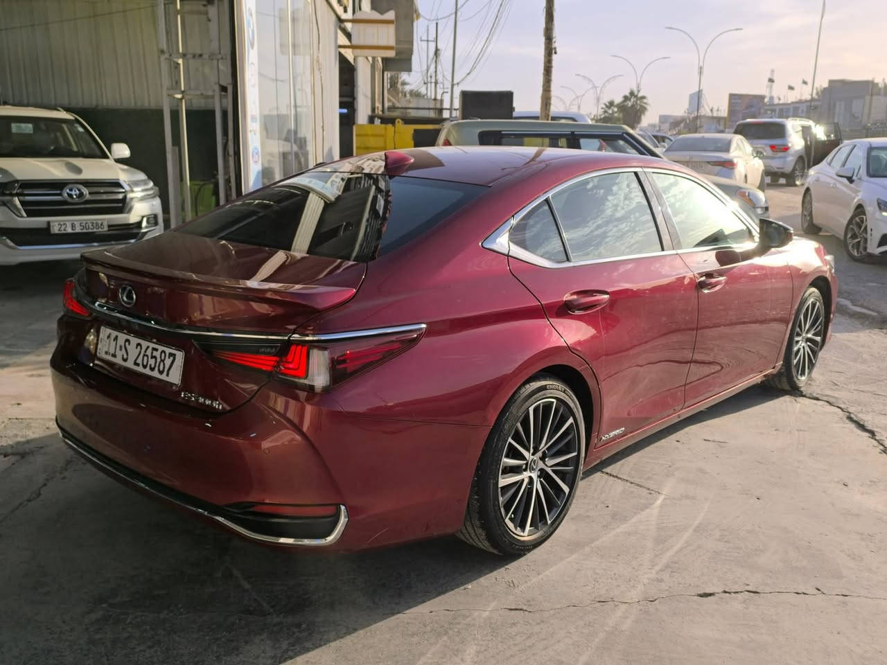 للبيع هايبرد Lexus ES300 , 2022
وارد امريكي رقم بغداد 
----------------------------
* المواصفات * 🏅🥇
فتحة سقف 
بصمة دخول ذكي تشغيل عن بعد 
رادار تحديد مسار مثبت سرعه 
حساسات أمامية وخلفية وجانبية
تحذير النقطة العمياء 
كشنات جلد كهرباء تدفئة تبريد 
ذاكرة خزن مقاعد 
تبريد قطعتين مناخ منفصل 
تحكما لمس
شاشة تدعم اندرويد أوت أبل كار بلي 
أنظمة قيادة متعددة 
باقي المواصفات موضحة بالصور 
----------------------------
السعر 💰 (( 305 )) بي مجال
للاستفسار 
***********‬‏
