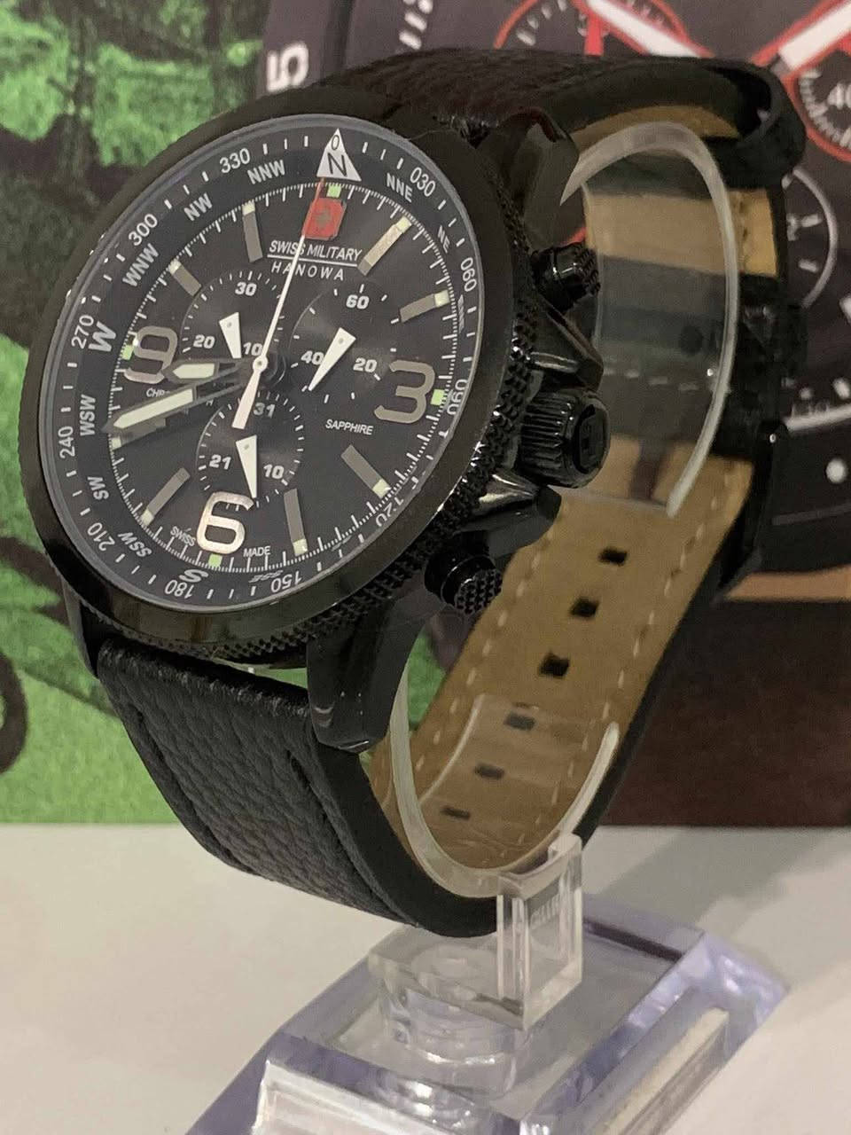 السلام عليكم......
ساعة سويس ملتري سويسري اصلي بطارية 
ستوب وج 
كرونوكراف 
نافذة للعرض التاريخ من خلال السناتر 
سناتر شغالة 
أميال وارقام فسفوري 
مكينة ٣ حجر 
سنتر ثواني ثانوي 
القطر ٤٦
مقاوم للماء ١٠٠م 
سير جلد معلم 
جديد غير مستعمل مع العلبة الأصلية وبطاقة الضمان 
السعر ١٢٥ الف 
يوجد توصيل ***********
