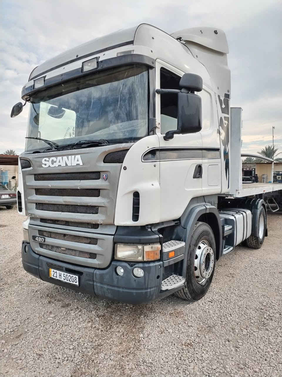 سكانيه للبيع ***********
*********** رأس وعربانه موديل 2006 كفاله عربانه مربوطه وراه مزوج بلادي علا 11 حموله 47 طن سنويه ل 30 ترقيم جديد محرك نجكسن كير ٣ب٣ لحله جبله
