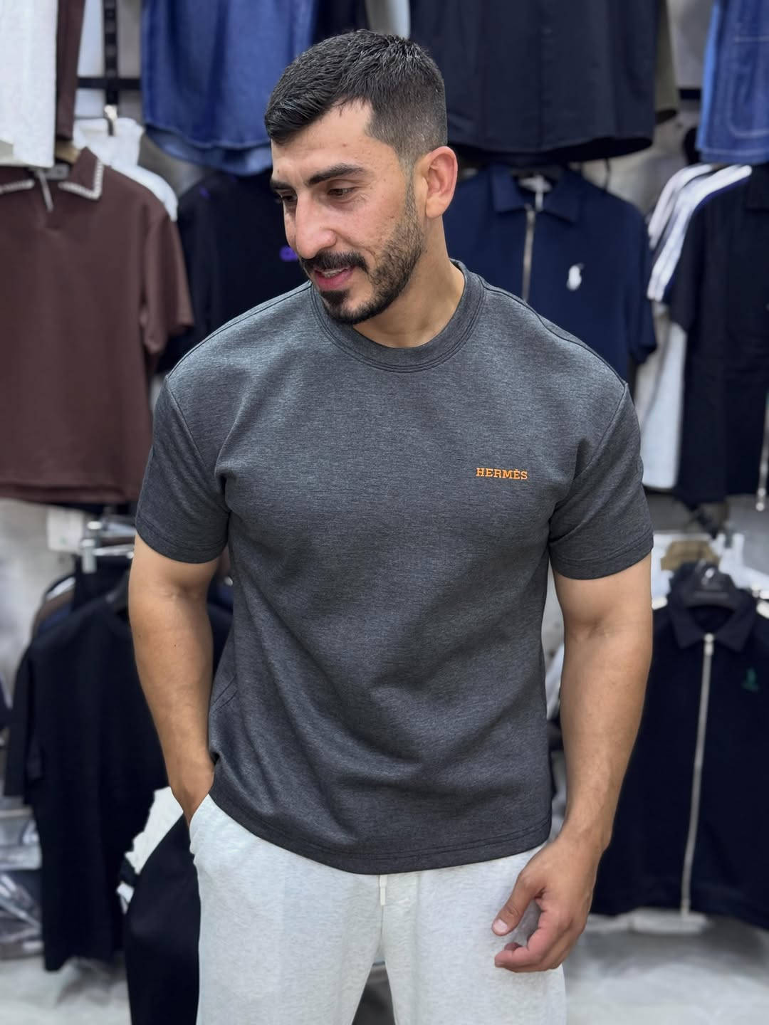 اسحب لليسار 4 لون 
خامه قطن سفنجي (غسل ولبس) 
M l xl xxl xxxl


**إذا كنت صاحب هذا الإعلان وتريد حذفه لأي سبب، رجاءا أرسل رسالة إلى الدعم الفني**