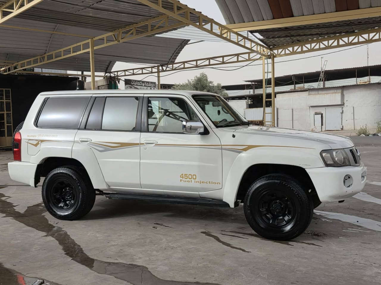 السلام عليكم نيسان باترول 2008مزاد داخليه صلاح الدين شرط الترقيم طخم تاير جديد مصبوغه عام شرط بدون حادث كير عادي مكينا بلادي شرط الكير والمكينا تبريد ثلج السعر 70وبي مجال للطيبين رقم الهاتف ***********
