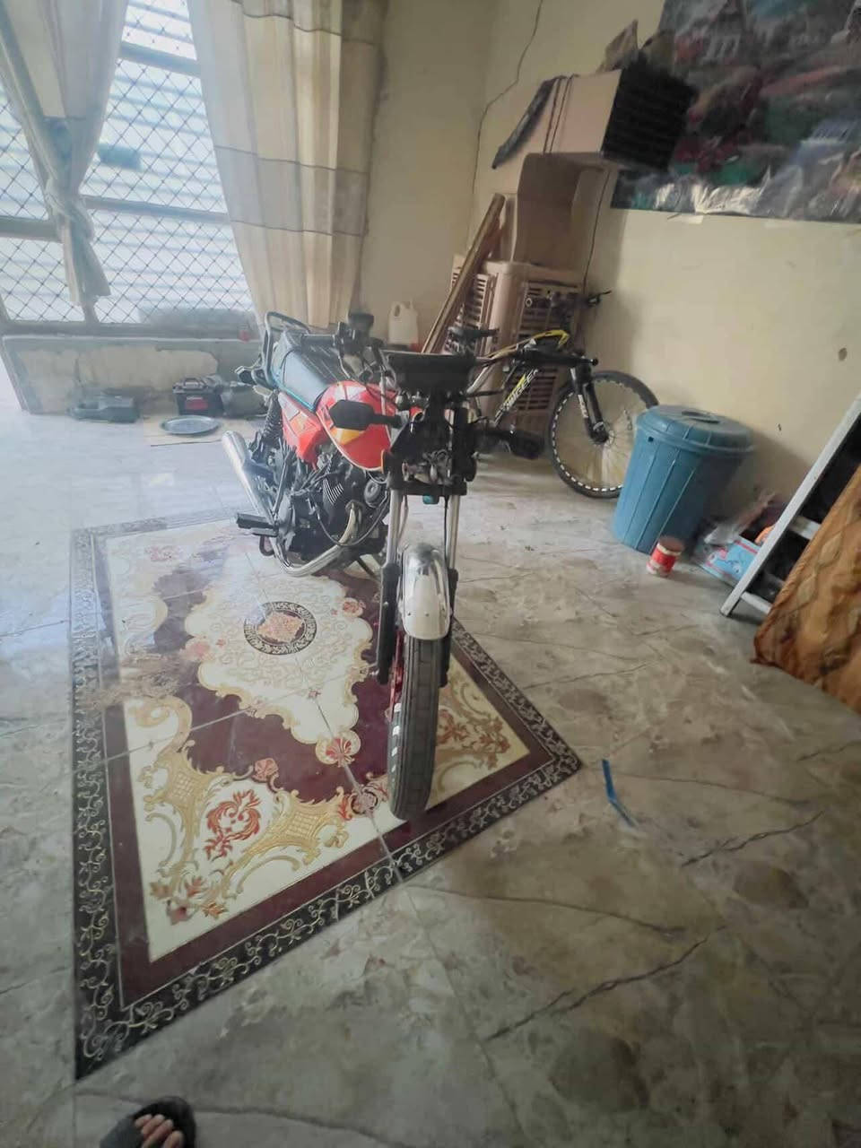 سلام عليكم دراجه سافان للبيع مديل 25 دراجه نضيفه خير من الله نقصه صفاحيه وماسده ول ماسده موجود مالته تاخذه وياه بس تشده سعر خاص وباقي التفاصل خاص. رقمي ***********
