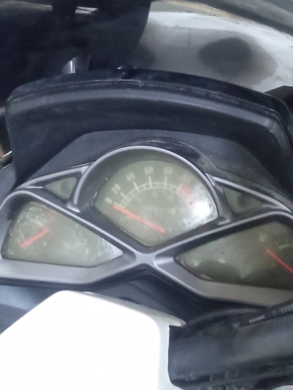 السلام عليكم الراجل للبيع نظيفه كلها شغاله الالوان حله شارع ثمانيه قرب الساده بخطه السعر 400 بها مجال ***********
