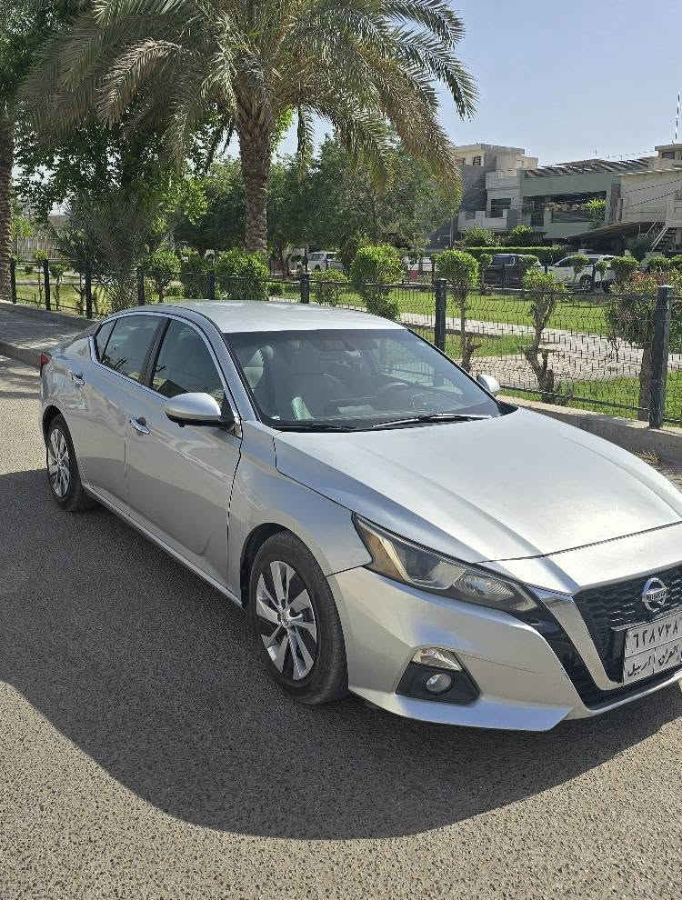 نيسان التيما ٢٠١٩ فئة أس  ضرر بنيد وجاملغ يسار تبديل وصبغ جاملغ يمين ماشيه ١١٣ كيلو بدون شاصي بدون دواخل ايرباك ستيرن  راجع بلادي السيارة مابيهه اي نقص كله بلاد رادار وحجر بيئة وكير ومحرك . السعر ١٣٢  مكاني بغداد *********** بغداد, العراق
