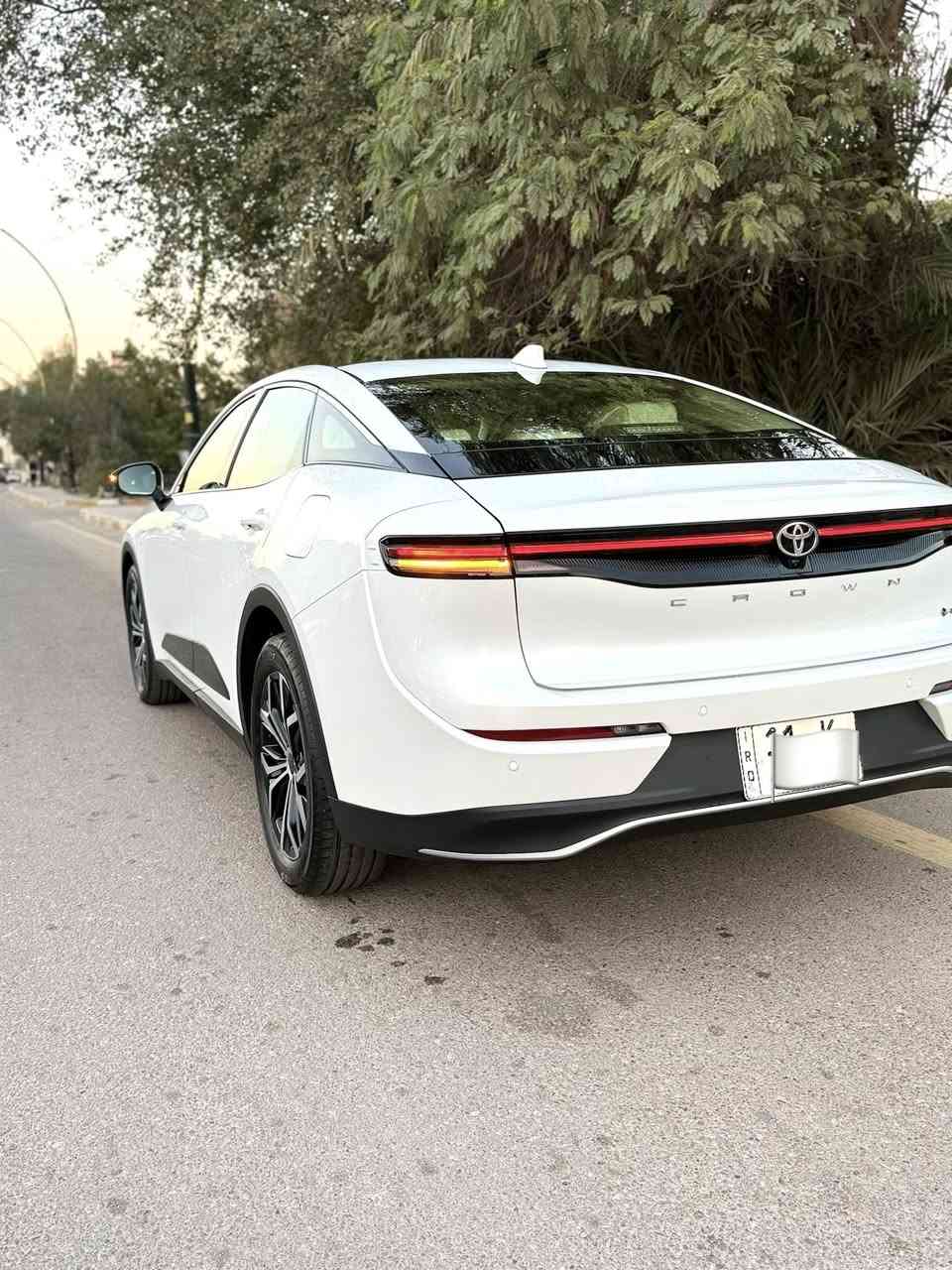 السلام عليكم
رمضان كريم عالجميع  🌙
تويوتا كراون موديل 2026 شركة عبد اللطيف جميل
محرك 2500 هايبرد السيارة جديدة ماشية 7000 
مواصفات فول قمارة جام بيهة ملاحظة صغيرة شخط ممصلح على وضعة باقي كفالة سيارة بسمي مكان السيارة الوزيرية اي تفاصيل الاتصال ***********
