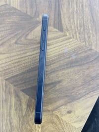 يوجد ايفون 15 برو ماكس الجهاز جديد بطاريه 98 كلو عل بلاد  للاستفسار هـ...