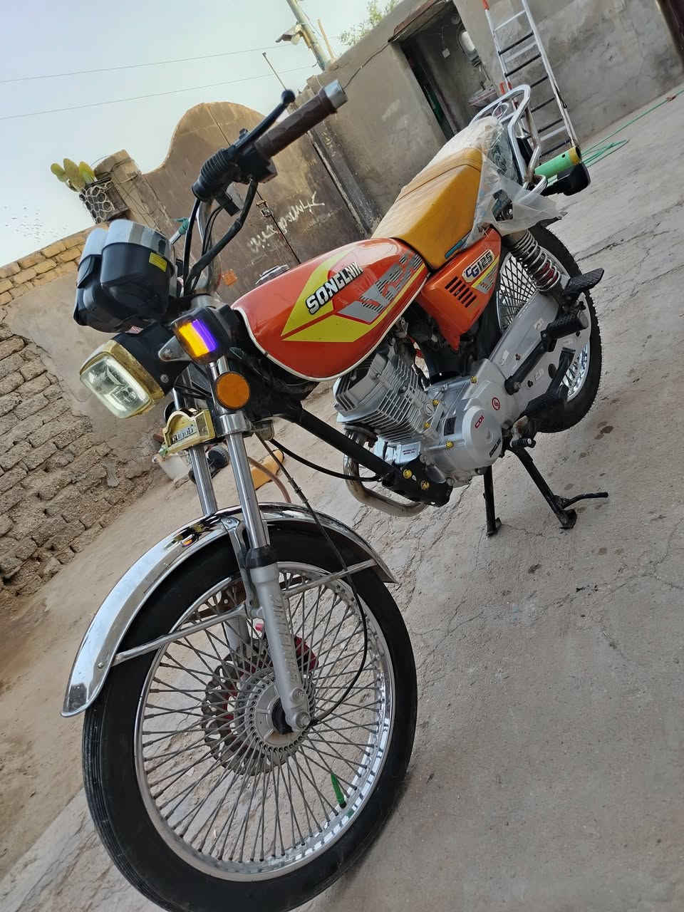 السلام عليكم دراجة سونك 2025
جاهزه من كلشي مكفوله شرط نضافه واحد علا واحد اوراق اصولي  تعال خاص وبيك خير ودلل *********** عنوان بابل شوملي
