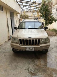 ٢٠٠٠ • ٨ سلندر • سقف سلايد