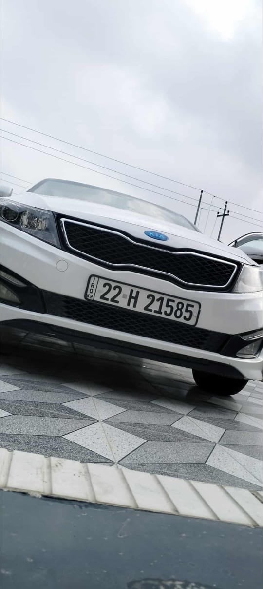 سيارة كيا أوبتيما بيضاء للبيع بحالة ممتازة. السيارة نظيفة جداً من الداخل والخارج ومناسبة جداً للعائلة. جميع الصيانات تمت بشكل دوري وأغلب وقتها كانت مغطاة. مناسبة للاستخدام اليومي. السعر مناسب والبيع بدون وسيط مباشرة من المالك. العنوان بابل 