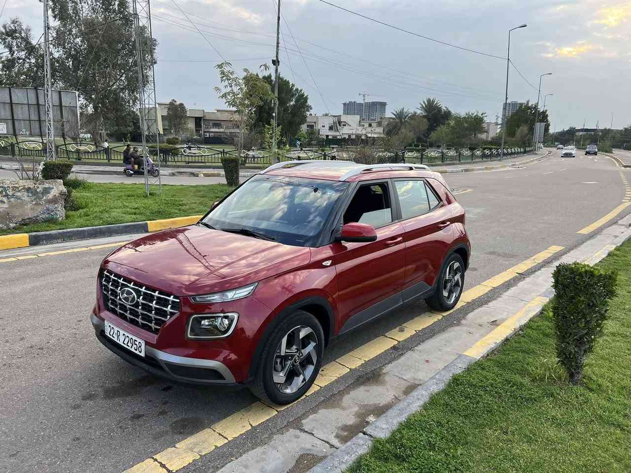 #هونداي_فينو لون احمر مميز

#موديل_2023

#مرقمة_ أربيل .              

 المواصفات 

1- دخول جديد رقم اربيل الانكليزي هزة وفحص وسنويه كله جديده  

 2- فتحه سقف (سلايت)

3- داخل لونين 

4- شاشه كبيرة كامرة دوارة 

5- فول  تحكم ستيرن جهتين  

 6- ويل كروم 

7- شاشة كبيرة كاربلي +اندرويد 

8- نظام انذار

9- مانع انزلاق

10- تراكشن منحدرات

11- وضعيات قيادة  

12- رادار تحذير جانبي 

13- رادار خلفي

14- رادار امامي

15- تحديد مسار 

16- مكينة 1600 دبل نوزل 

ماشيه ٤٦ الف وقابله للزيادة

‎ و السيارة جديدة جدا و السيارة اجمل و أحلى بكثير من الصور و الحادث خفيف صور الحادث مرفقة مع بالمنشور 
جاملغ والبنيد فقط شاصي للغد مكفول وحافة الباب بارد بسط جدا 

محرك كير مكفول
السعر 133 $ بيها مجال للاستفسار  ***********
مكان السيارة بغداد الكرخ حي الاعلام
