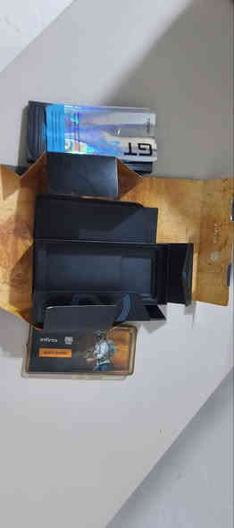 جهاز  انفنكس  gt 20 pro 5g للبيع مبدل فقط قاعده شحن ويشحن ويشتغل كلشي بي طبيعي وراجع مكبوس كبسه راجع اخو الجديد حته ما مبين مفتوح ويا كامل ملحقات شاحن الاصلي + سماعته الاصليه الجهاز نضيف وحته لزكه شاشه من اول ما شتريته مركبها خاف بل صوره مبين عبالك مفطور الشاشه ترا هاي اللزكه. 
 الشاشه نضيفه ولا زلغ بيها ذاكره  256 للبيع سعر ٢٧٥ قفل 
البصره - المطيحه 
للتواصل 
***********
