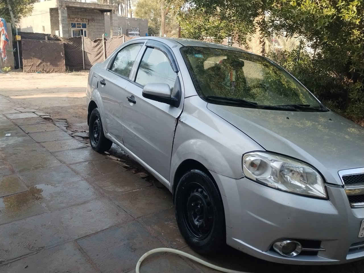 سلام عليكم سياره للبيع مديل 9 مكفوله من ضربه وصبغ بس بيه بارد تبريد شقال كامره رقم دولي بسمي  مداور مباشر السعر  ٦٥ بيه مجال مكان ديوانيه غماس  *********** مكينه 1600 مسكر
