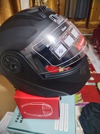 خوذة • جديد غير مستخدم • ياباني اصلي