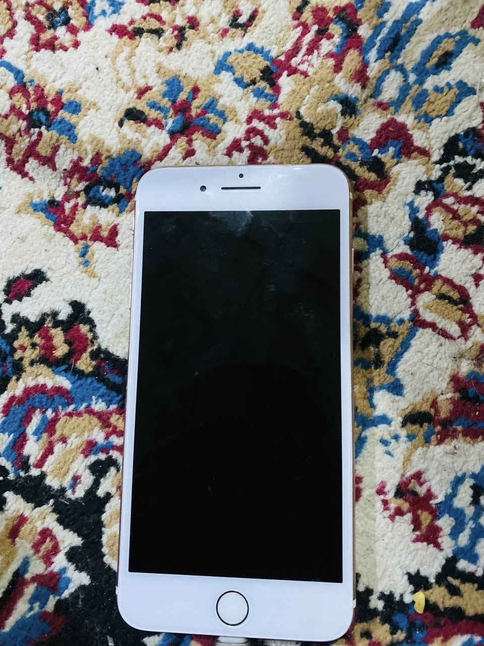 ايفون سفن بلس ذكره 126 + بطريته 77 مكان نجف كوفه قيم وخذ ***********
