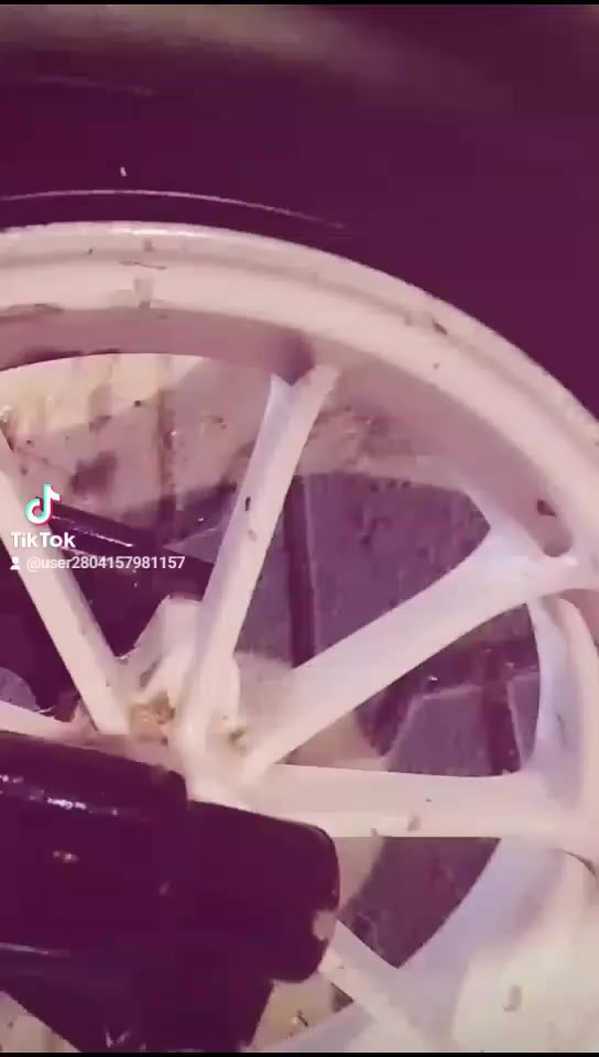 سلام وعليكم ماكس منغولي البيع بوشه 55رياضيه سلف شغال كهربايات شغال العنوان كركوك حي  الاخضراء شارع الامعارض رقم *********** السعر 280الف وبي مجال بسيط
