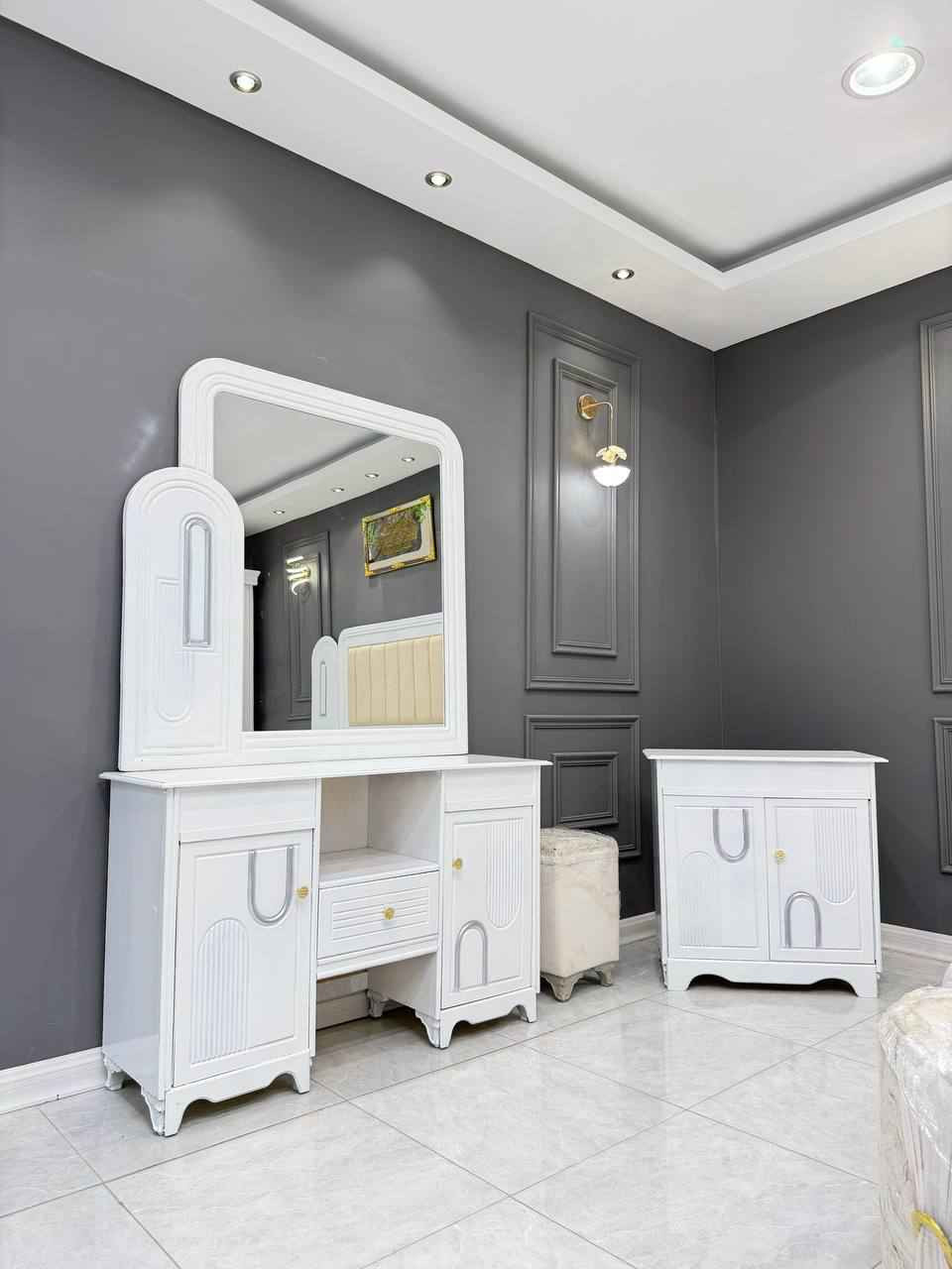 صاج نجارة عرقية 💯 

🔅تفاصيل الغرفة المرمري  ....

خارج ٤ملم ام دي اف 🔺
وداخل صاج ٣ملم 
صبغ حراري  درجة اولى 

عدد القطع  ٧ قطع 😍
🔺1 //جرباية  قياس  ١٦٠ × ٢٠٠ 
🔺//ميز جانبي ايسر قياس ٥٠
🔺2// وميز  جانبي  قياس ٥٠
🔺3// زاوية ارتفاع مترين عرض ٨٠
🔺4// وميز بلازمه  
🔺5//وميز مراية ارتفاع مترين عرض ١٢٠
🔺6// وكنتور ٦ باب  ارتفاع مترين و١٥ طول ٣ متر و١٥

القطعه الثامنة حسب الطلب شازلون
سعرها ٥٠ الف ❤️

(توصيل مجاني مركز بغداد )
التوصيل يشمل الشد مجاني 🔥
(اطراف ٥٠)
باقي المحافضات حسب البعد
(الاضافات)
دوشك طبي 150
طابورية 25
شازلون سعرها ٥٠ الف
شازلون مخزن ٧٥ الف بغداد, العراق


**إذا كنت صاحب هذا الإعلان وتريد حذفه لأي سبب، رجاءا أرسل رسالة إلى الدعم الفني**