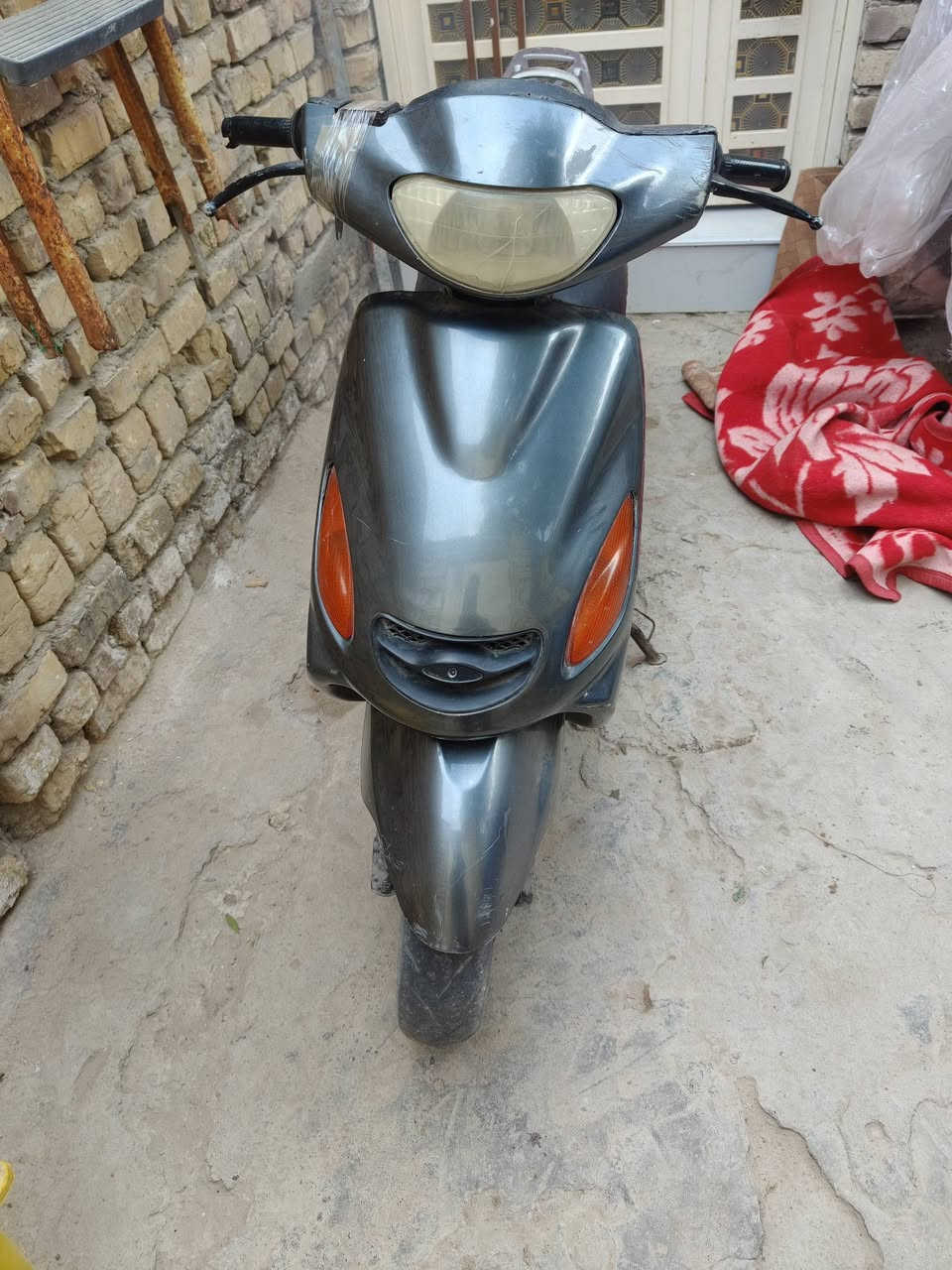 السلام عليكم..دراجه للكزز للبيع مكينه رايمر مبدل كزوز وباتري وسالف كفارته موجوده  السعر 250 الف وبيه مجال رقم التواصل ***********
