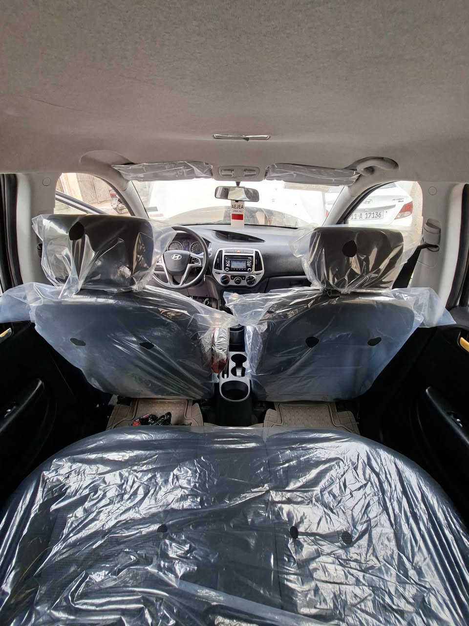 السلام عليكم هيونداي  2013 i20  للبيع رصاصي رقم واسط مكانها بغداد وراعيها بغداد السياره مكفوله مكينه وكير  وتبريد  وتدفئه كله شغال بيها بيها مكانات صبغ وبعض الحالوب سعر 75 وبيها مجال
 للاستفسار ***********
