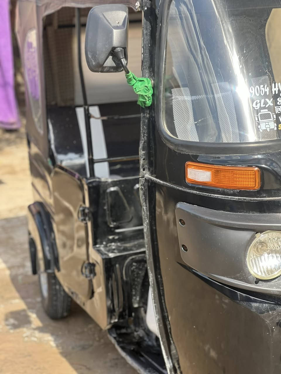 عيد النشر بسب الوعود الكاذبه سلام عليكم تكتك 17اوراق اصولي  داخله ب 18شكل 22مكينه 20تجي وتشوف بعينك سعر 5ونص وبيها مجال مكانها الحمزه الغربي ما يعجبك المنشور لا تعلق ***********
