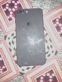 ايفون ٨البيع ذاكره٦٤بل ٦٠فريم بي كامره اماميه ماتشتغل بي سماعه هيه شري...