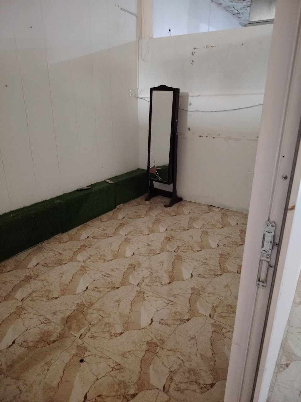 يوجد لدينا
صالون نسائي الإيجار طابق ثاني مساحة 150 متر

حله شارع 40 بستان الحلو خلف مطعم الشمس سابقا

للاستفسار الاتصال على الرقم ***********
