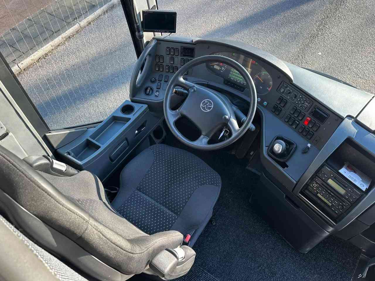 Setra S 416 HDH
سنة الصنع 2004
عداد 1100000 كم
عدد المقاعد 57 
ناقل حركة يدوي 
قوة المحرك 476 حصان
محور توجيه
السعر 50الف دولار 
شامل كمرك ضريبة شحن 
مدة الوصول 25 يوم بعد الحجز


**إذا كنت صاحب هذا الإعلان وتريد حذفه لأي سبب، رجاءا أرسل رسالة إلى الدعم الفني**