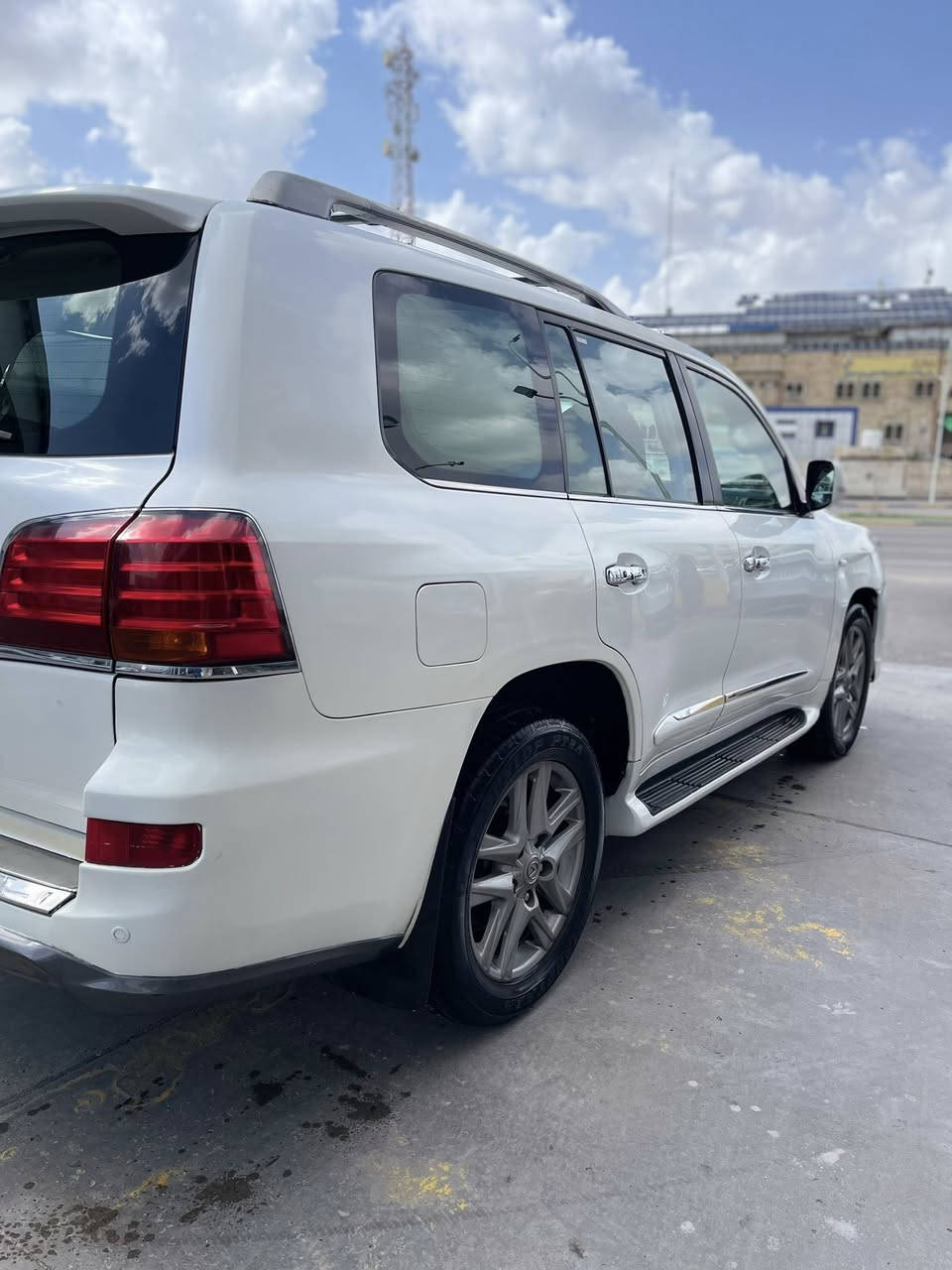 لكزس 2010 
كير ومحرك كفاله 
السياره مصبوغه عام 
السعر 230
العنوان بصره الزبير 
للاستفسار ***********
