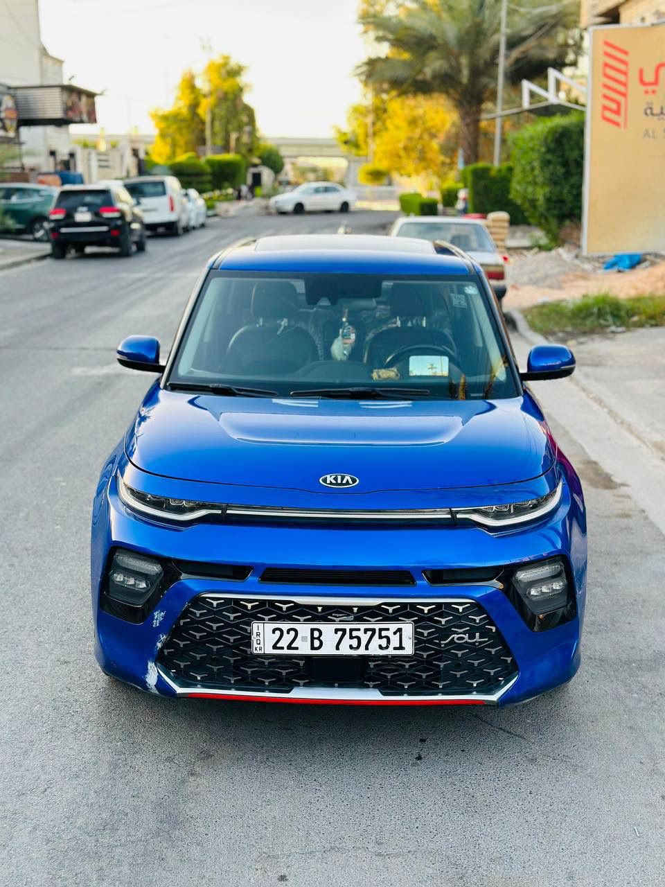 سلام عليكم 
للبيع السياره 

كيا سول GT-Line توربو 2020 💙
أعلى فئة بالسول، نظيفة كلش وماشية فقط 28 ألف ميل.

المواصفات:
 • محرك 1600 توربو
 • گير أوتوماتيك دبل كلتش
 • فتحة سقف
 • تشغيل بصمة
 • كاميرا 360 درجة (دوّارة)
 • شاشة كبيرة 10.25 إنش تدعم Apple CarPlay وAndroid Auto
 • لايتات زينون + إشارات LED + لايت خلفي LED + إشارات بالمرايا
 • ستيرن رياضي D
 • مسند وسطي خلفي
 • كشن السائق كهربائي
 • شحن وايرلس للموبايل
 • نظام صوتي هارمن كاردون 640 واط – 10 سماعات + مضخم صوت (ساب ووفر) في الصندوق
 • تدفئة للكشنات + تدفئة الستيرن (هيتر)
 • مثبت سرعة
 • شاشة عرض معلومات القيادة (Head-Up Display) 8 إنش
 • دبل إكزوست (مزدوج)

ملاحظة:
الحادث موضح بالصور – فقط قطعة وحدة مصبوغة.

رقم أربيل
الموقع: بغداد، زيونة
السعر: 145 ورقة بيها مجال بسيط 

للاستفسار التواصل على الخاص او الاتصال على الرقم:
0780 162 5193
***********
0775 533 2006
