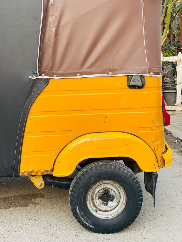 سلام عليكم تكتك 19 مرقم تكتك لا صبغ ولا ضربه بس بيها بارد بل لغد مكينه خرسه تكتك خير من الله بوجهك للشارع مكاني شعله رقمي ***********
