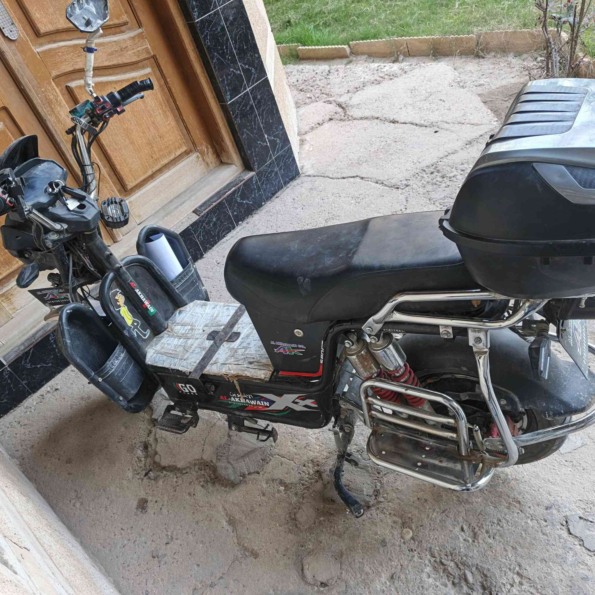 سلام عليكم ماطور شحن للبيع هارلي جبلي حديد موديل 2024 دبل سويج ودبل بصمه وتشغيل عن بعد بطاريات فوك النص عمر خلل بي بس عقل واكف ويحتاج تبديل عقل السعر 450 وبي مجال مكاني الفلوجه حي الشهداء قرب جامع الشمري الاستفسار هذه اتصل عله هذه الرقم ***********
