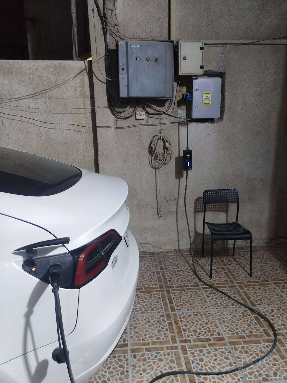 بورد كهرباء حماية  سيارة byd وجميع السيارات الكهربائية
محتويات البورد
جهاز حماية  + سويج 16 أمبير + قاطع دورة 25 أمبير + ايرث + كيبل طول ٣ متر للربط بين بورد الوطنية المنزلي وبورد السيارة
كلفة البورد (كاملة) مع التوصيل والربط والايرث داخل بغداد ١٧٥ الف
للاستفسار والاتصال
***********
