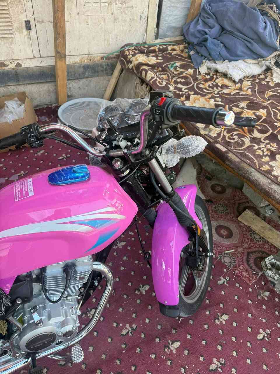 سلام عليكم دراجه دايون ١٩ معمره ٢٦ مكينه جديده بعدهي بدهن الشركه اوراق اصولي مو اسكنر سويج سجينه تشغيل عن بعد مابيه اي نقص كل غراظه مختمه بسم البغدادي مكاني طويريج شارع البلديه رقمي *********** سعره ١٧٠٠ وبيه مجال قليل
