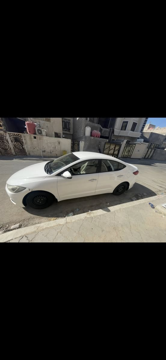 سلام عليكم
  النتره  خليجي 
مديل 2017 
رقم اربيل حاظر تحويل وكاله بسم شركه
مكينه 2000 دوش 
كير 6 نمر 
3 انظمه قياده 
تحكم 4 جهات 
شاشه كامره
مانع نزلاق
لايت زنون منظومه كامله شديته ب 300 الف 
تخم تاير صار سبوع من شديته 
توه مسويله ادامه كامله 
بلكات تخم لااصلي عبوه فيت بم 
باتري جديد 
نوزلات راديتر جديد صار سبوع ماء اخظر 
تبريد ثلج حداده جديده
السياره كل نقص مابيهه 
ترايك الربيل 
فقط باب السايق صبغ 
ومكانات بارد قليله كلش
 والباقي كفاله من تبديل وصبغ
حته الدوس بلاديه بدون صبغ بيهن طختين 
بيع فقط اعتذر عن المراوس 
السعر 128
مكان السياره البصره 
*********** الشراي يتصل 
غير متواجد ع نت
