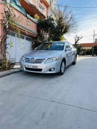 كامري ٢٠١٠ • ٨٢٠٠٠ كم • سند لحد ٢٠٣٠