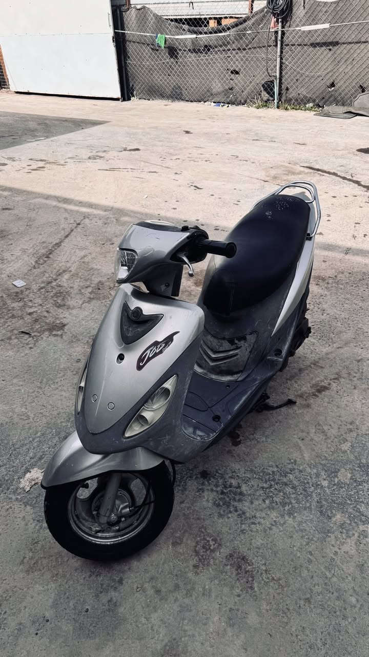 سلام عليكم ماكس منغولي للبيع مكفوله من اي نقص الدراجه كدامكم فقط كابريتر تجاري مكينه بلاد بوشه 49  السعر ٦٥٠ وبيهة مجال مكاني حله شارع ٦٠ مقابل مطعم مندي صنعاء 
***********
