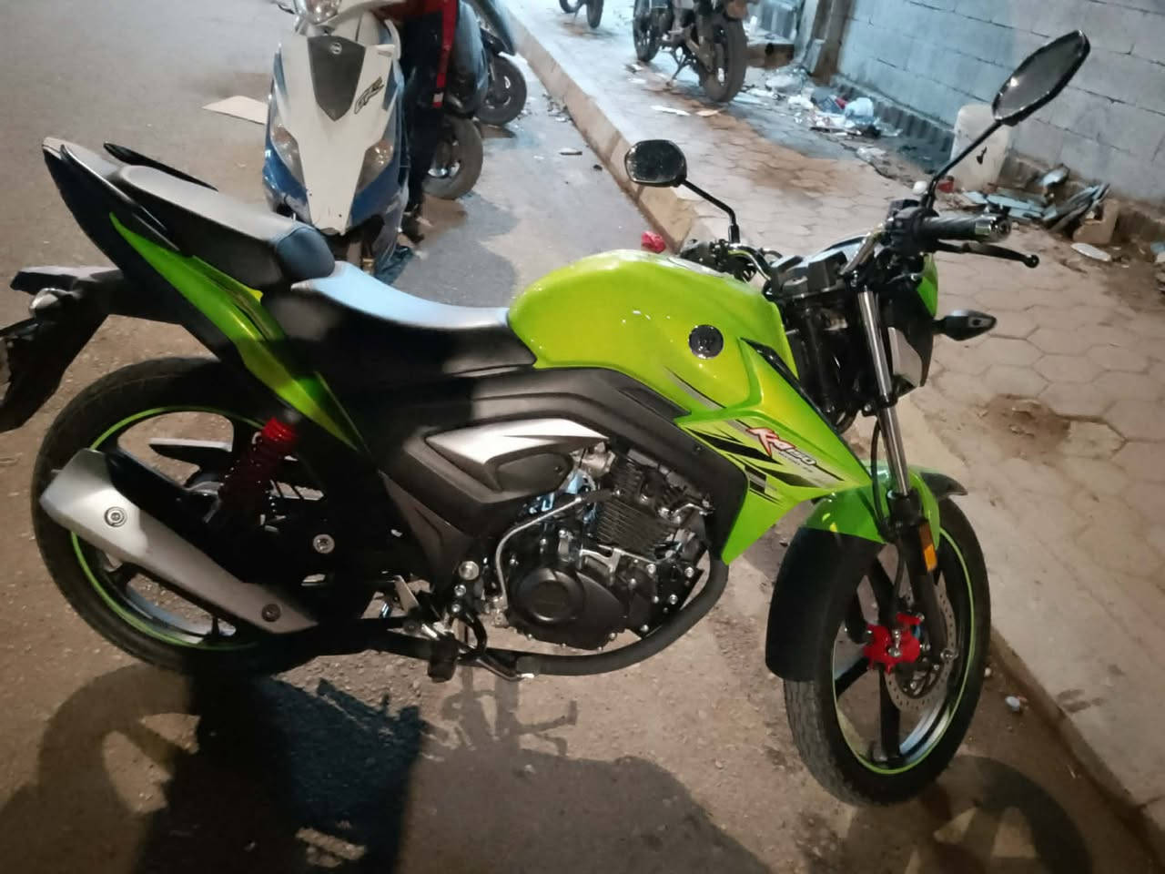 هاوجي للبيع موديل 23 مسجل لوحات انكليزي بعده زيرو ماشيه 2000 سعر 21 ورقه وبي مجال العنوان الرمادي الورار الشقق الحجريه رقم الهاتف ***********
