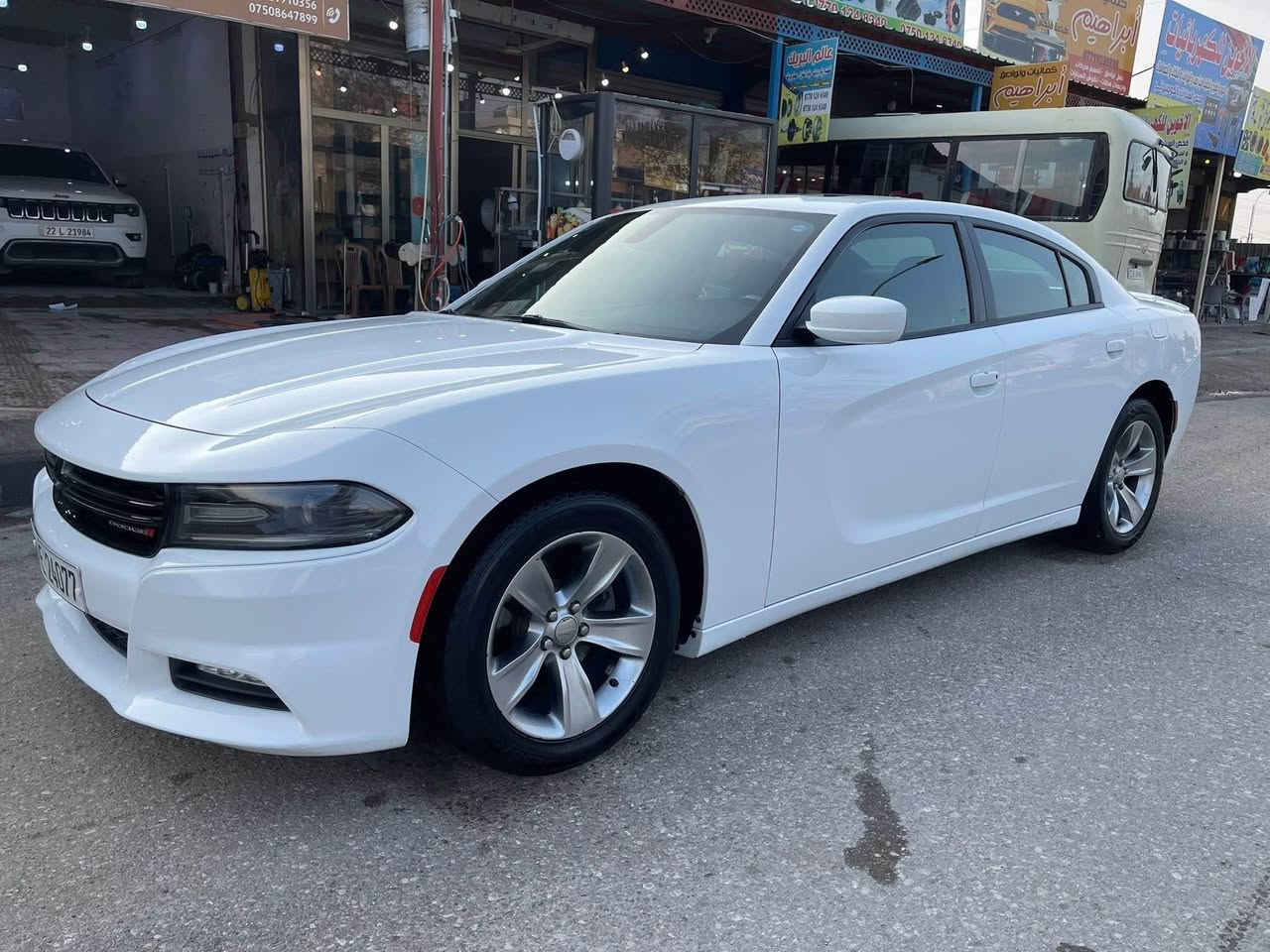 سلام عليكم دوج جارجر للبيع موديل 2018 sxt  سياره جاملغ سايق تبديل فقط بلادي بدون ايرباك سياره جديده بمعنه احله من صور عداد 260 أمريكي سیارە ماشی حقیقی 102 mil
مواصفات سياره sxt
شاشه كار بلي +كبيره
شفتات استیرن
كشن تتفيه +
سكف سلايت ruve
+حساس خلفي
تشغيل عن بعد
كامره خلفي دواره
محرك 3600
سياره 2ويل
بعد مواصفات اهوايه معروفه مواصفات sxt سياره رقم هزه سنويه كله جديد كير محرك شرط اربع تايرات جديد يعني ماتصرف ربع عليهه  مكان سياره كركوك  رقم هاتف***********/// *********** كركوك, العراق
