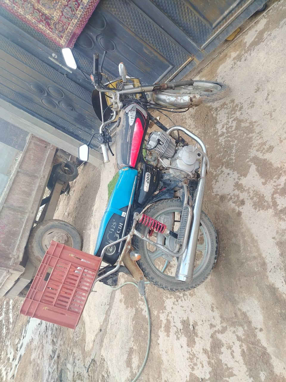 السلام عليكم جني ٢٠١٨ سعره مناسب فقط يحتاج لايت ودشبول وباتري ٢٢٥وبي مجال مكاني شركة طارق ***********
