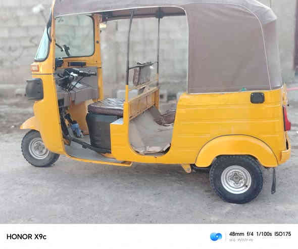 السلام عليكم تكتك البيع موديل 2019 وقم وسنويه ضربه شبر جوه البك لايت مال أيسر محرك خير من الله لا تنقيس ولا تبخير واكسن خير من الله تخم تاير جديد الكشر خير من الله مكان جسر دياله بغداد سعر سته وبيه مجال بسيط وال رقم الهاتف ***********
