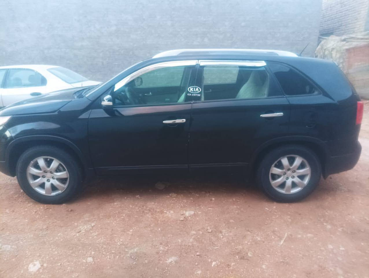 السلام عليكم للبيع سورنتو 2012 وارد امريكي حادثه جاملغ وبنيد وبيه تكمه مال السائق امعوره من فوك مكفولة من الكلبه والكص والتجيه بيها صبغ أبيع عام حته ما اتفاشل وياك سياره جاهزه من جميع النواحي ومالت جناي رقم بغداد إنكليزي بسمي شخصياً مكينة 2400 . 5 راكب مواصفات السورنتو الاعتياديه السعر 102 وبيها مجال للشراي خاص ما اجاوب اتصال على الرقم ***********
مكان السياره بابل قضاء القاسم
