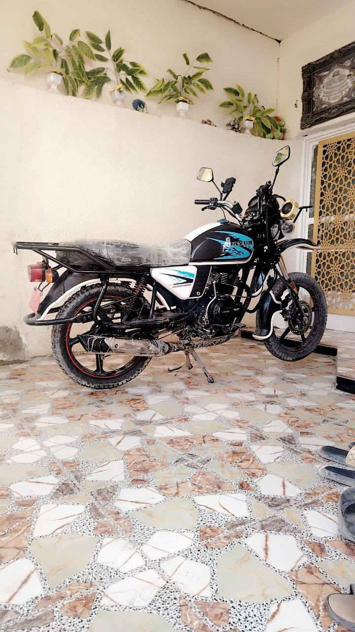 اسلام عليكم شباب دراجه دايوان جبلي البيع موديل 21 محرك ٢٢ الدراجه كامله نكره سلف نكره هندر كهربائيات كله شغاله سلف الدراجه نضيفه خير من الله أوراق سكنر السعر اب 1250ابمليون و ميتين وبيه مجال الستفسار ***********
