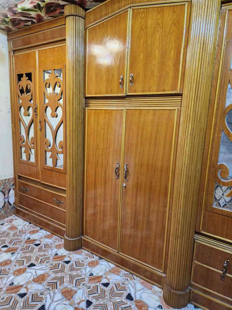 غرفه عراقيه للبيع السعر ٧٥٠ للاستفسار اتصل على ***********
