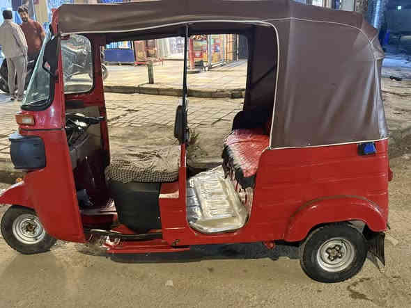 تكتك للبيع 2018شهر ال 11 كفاله من الصبغ والمعجون جديد مكينه حلوه رقم انكليزي جديد تحويل ثاني يوم السعر 5 وبيه مجال مكاني الشعب***********
