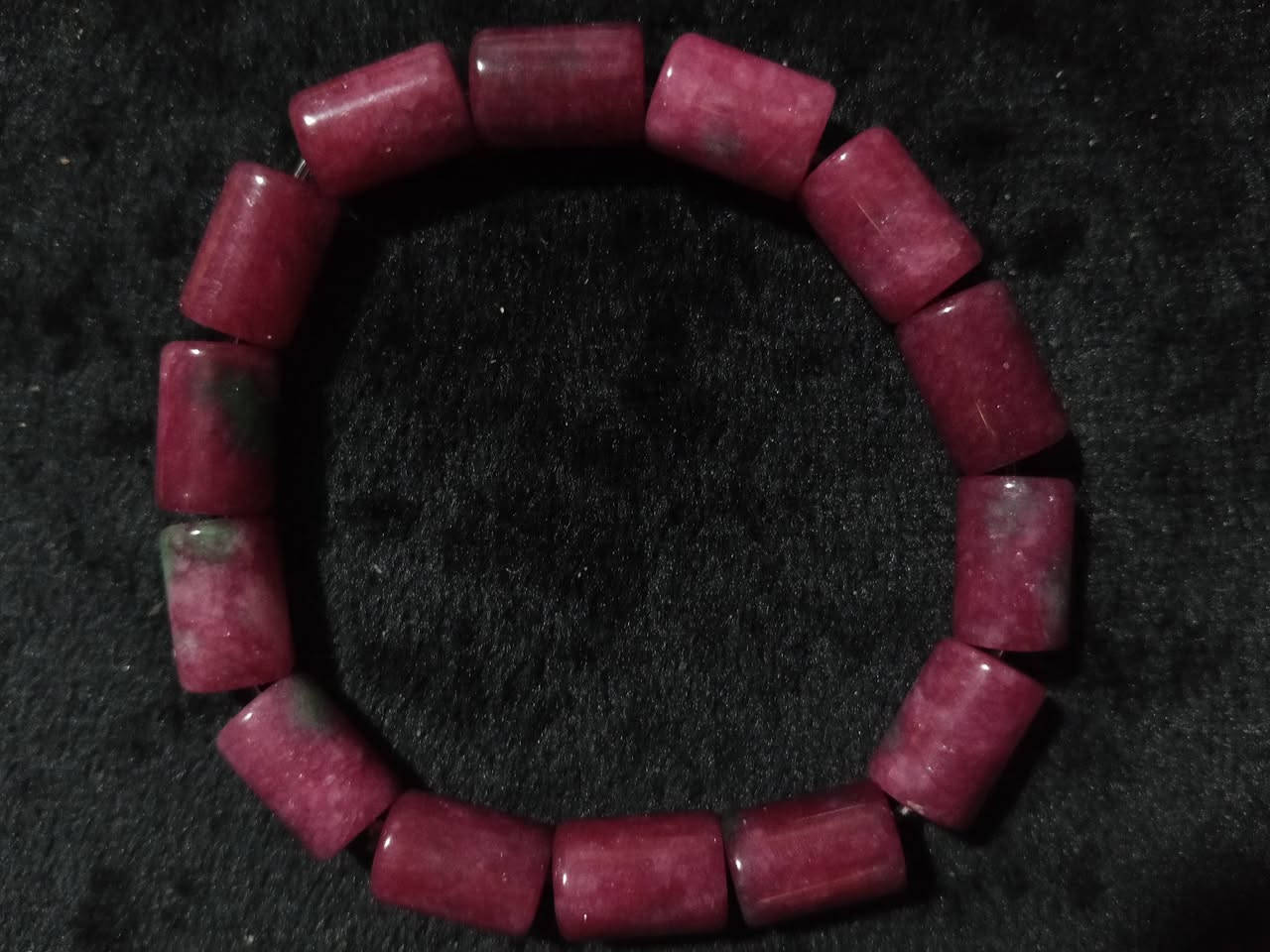 سوار مصنوع من حجر الياقوت الطبيعي على شكل خرز برميلي يُدمج مع الزوسيت


**إذا كنت صاحب هذا الإعلان وتريد حذفه لأي سبب، رجاءا أرسل رسالة إلى الدعم الفني**