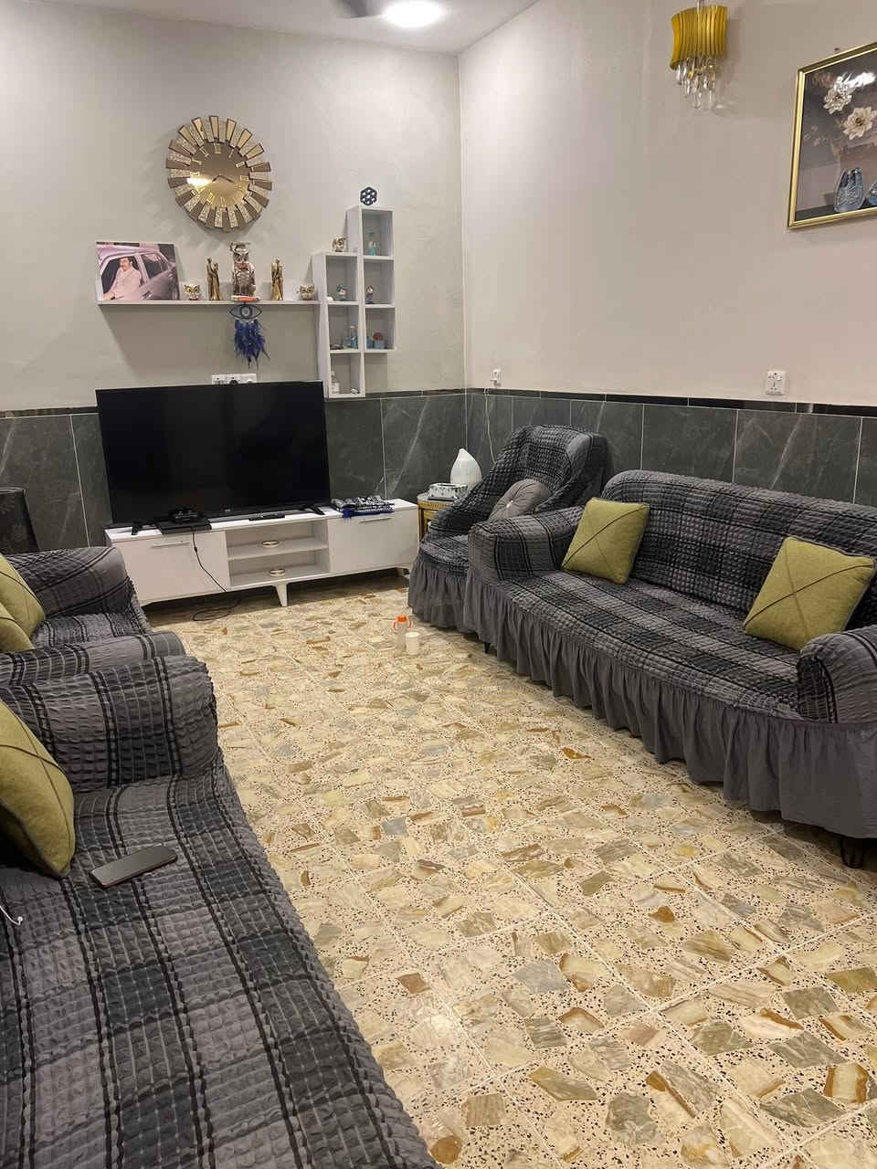 دار للبيع مساحة100 متر زراعي  عنوان نهاية اربع شوارع خلف سكلة ركابي سعر 95
***********
