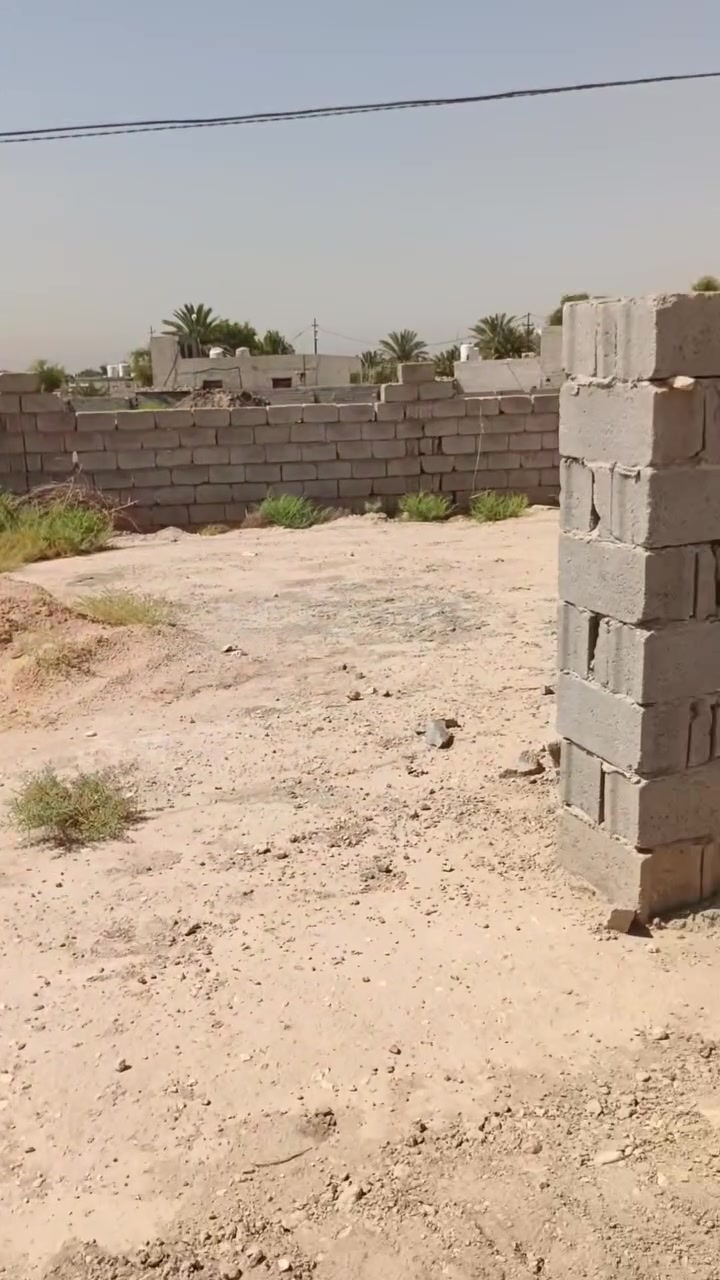 توجد قطعه ارض المساحه ٤٠٠متر طابو سند25 باقي التفاصيل داخل الفيديو الاستفسار الاتصال بل رقم (***********)
