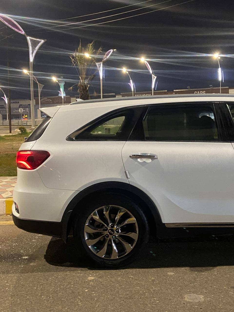 للبيع كيا سورينتو 2020
موديل 2020
السيارة نظيفة كلين 
مواصفات فول
- بصمه 
- مرايات شفط 
- لايت زينون 
فقط بنورما ما بيها 
السيارة استخدام شخصي
جاهزة للفحص
سعر : 270 بيها مجال بسيط 
رقم الهاتف : ***********
