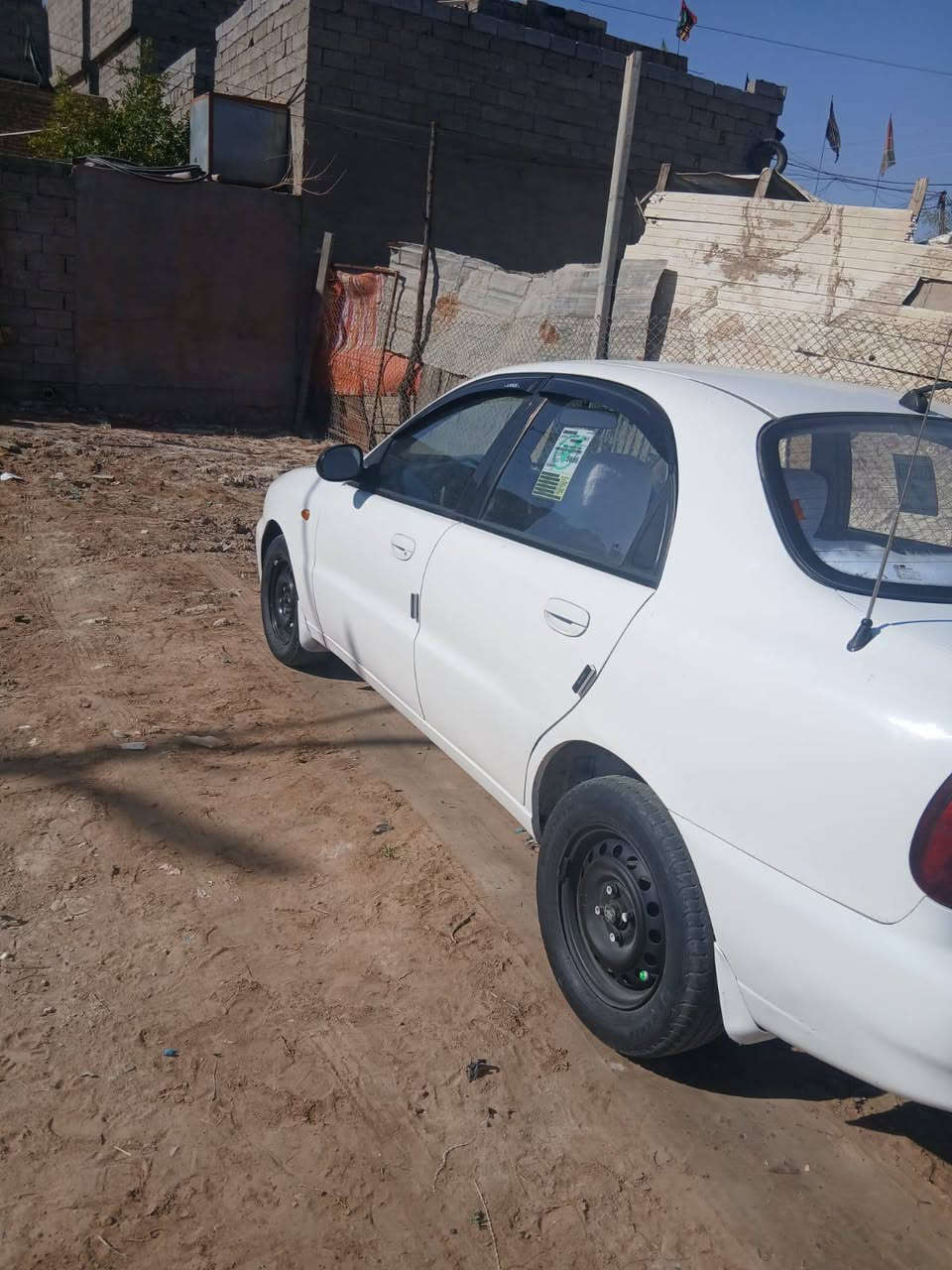 سيارة دايو لانوس 
سياره نضيفه مال بيت

محرك 1600 نضيف لا تبخير ولا تنقيص
كير اوتو تبريد شغال كهربائيات كامله
موديل 2000
مصبوغة عام للجماليه
رقم اربيل  تحويل مباشر
سعر 44 و بيها مجال بسيط
عليها غرامه تنقطع من السعر
رقم صاحب السياره
‏‪***********‬‏
